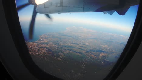 Primer-Plano:-Hélice-De-Avión-Pequeño-Girando-En-Vuelo-De-Avión