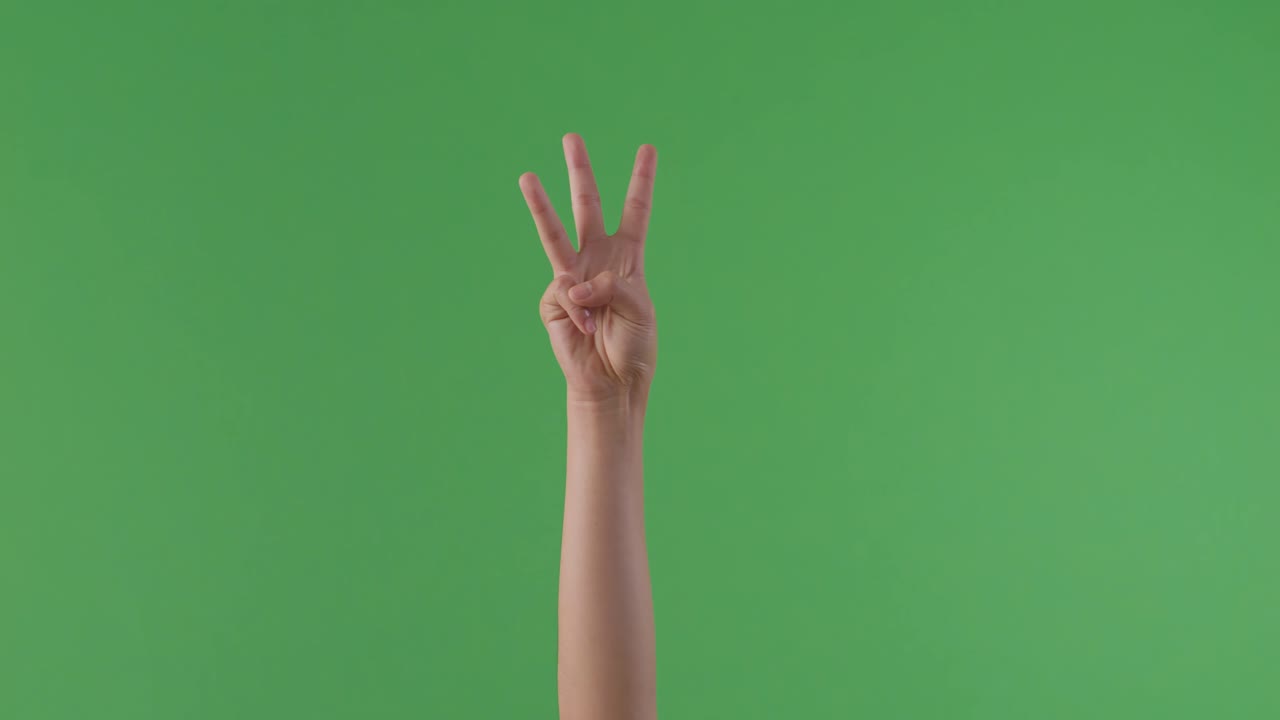 손은 3번을 보여줍니다.