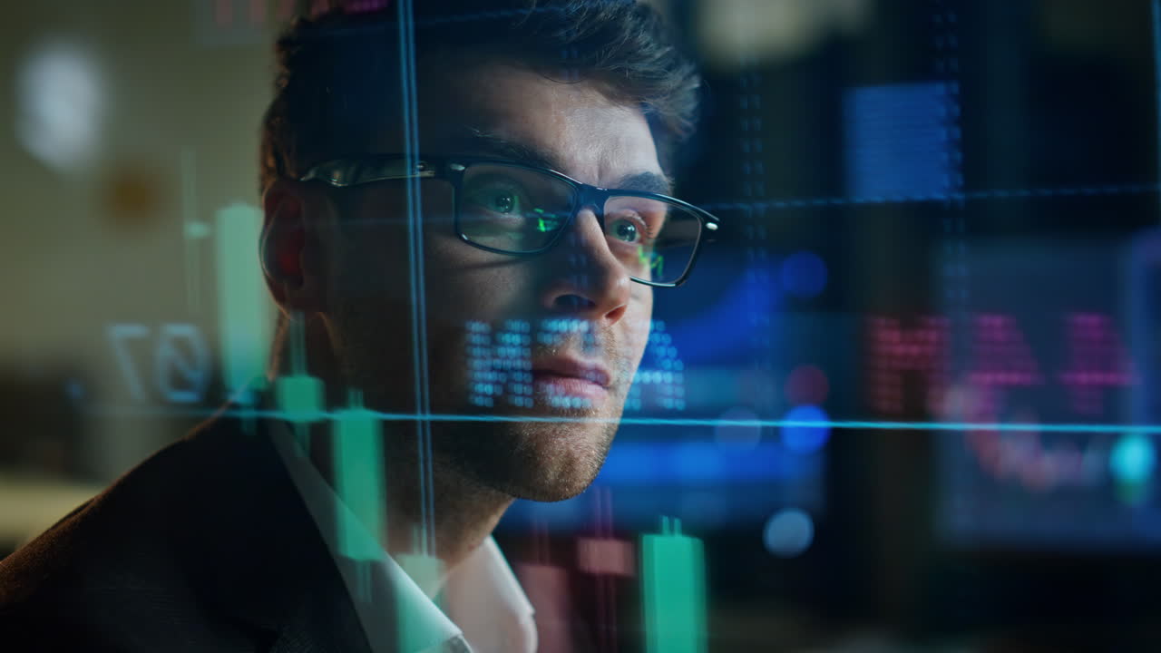 estrategia de pensamiento del gerente financiero de primer plano. estadísticas del mercado de valores del holograma.