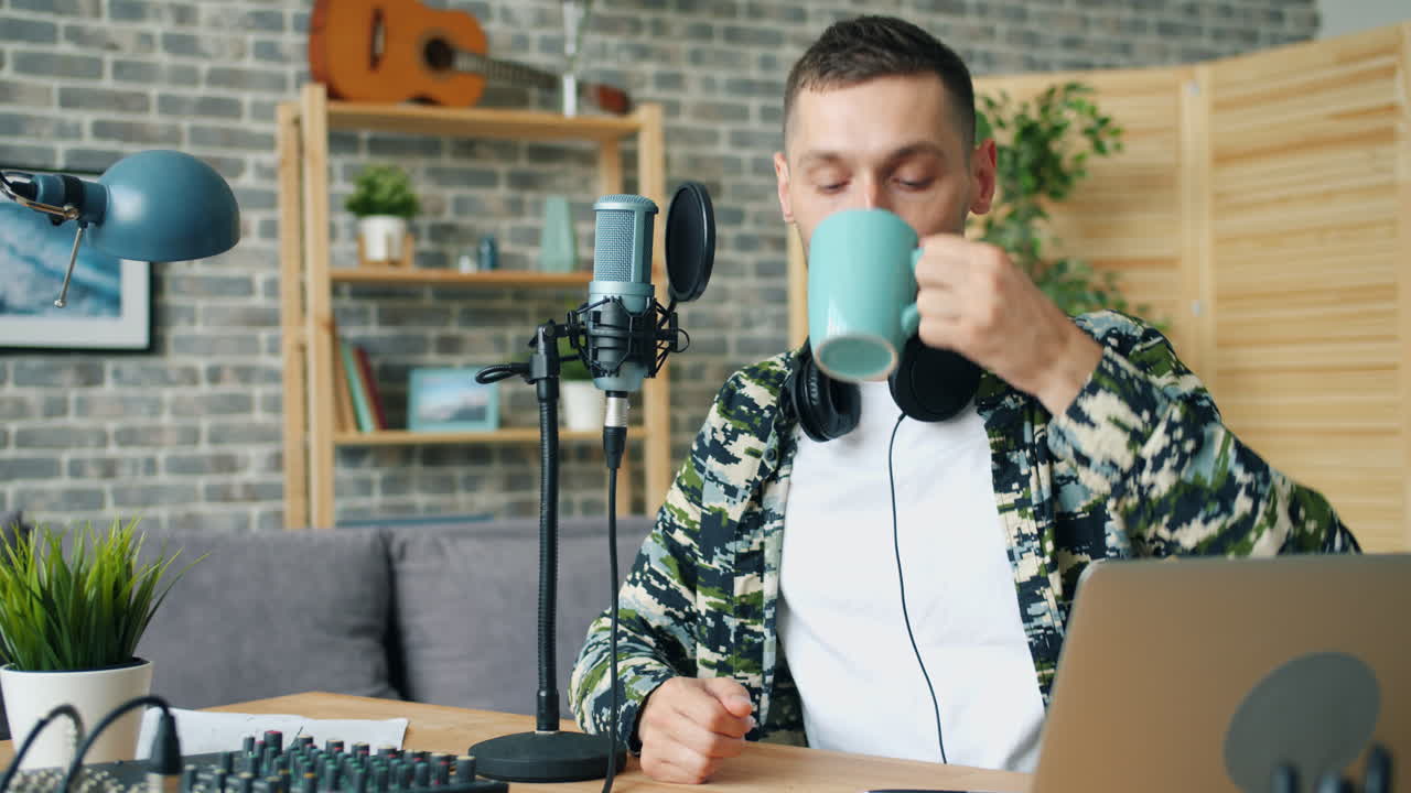 Sessione di registrazione del podcast