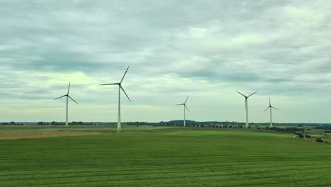 Hecho-Vista-Del-Paisaje-Con-Turbinas-De-Viento