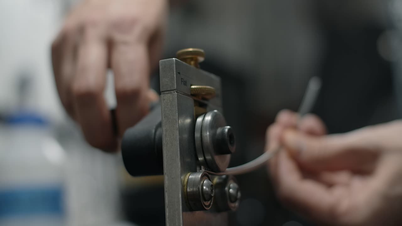 금속 구부리는 과정