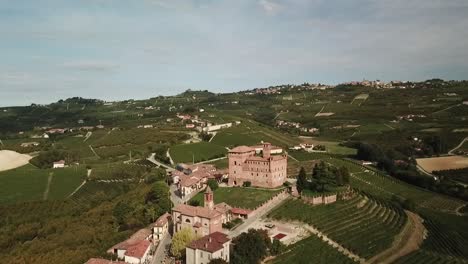 castillo de cavour en el piamonte, italia