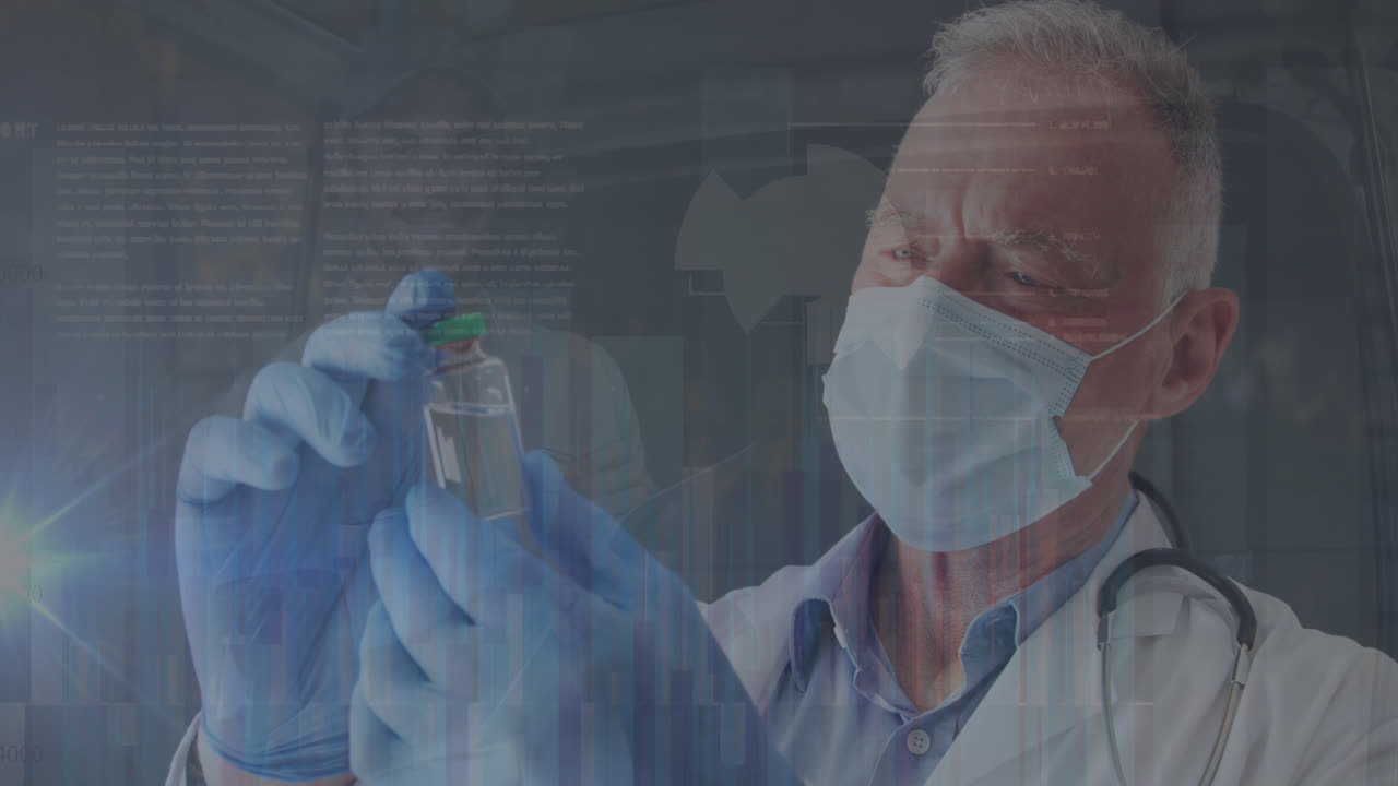 얼굴 마스크를 착용한 백인 남성 의사의 데이터 처리의 애니메이션