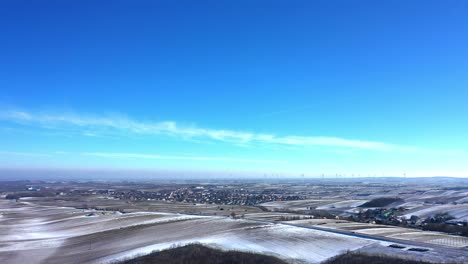 Vista-Del-Municipio-De-Zistersdorf-Cerca-De-La-Región-Vinícola-Durante-El-Invierno-En-La-Baja-Austria