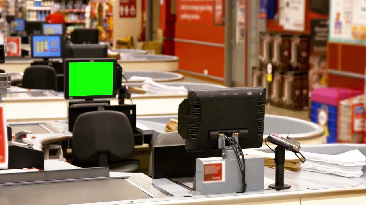 현금 카운터에서 청구기와 신용카드 터미널