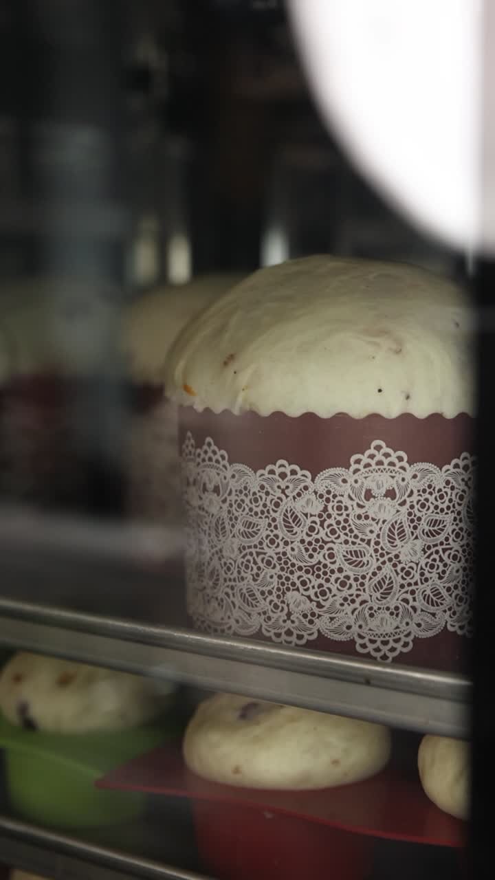 pão de páscoa assado no forno