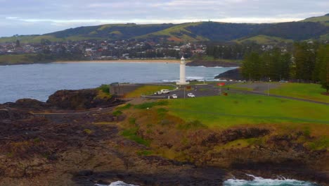 Kiama-Harbour-Light-Und-Das-Stadtbild-Von-Kiama-In-New-South-Wales,-Australien