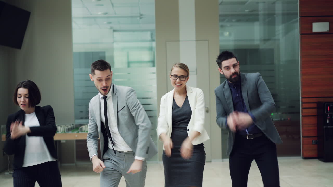 equipo de negocios celebrando el éxito