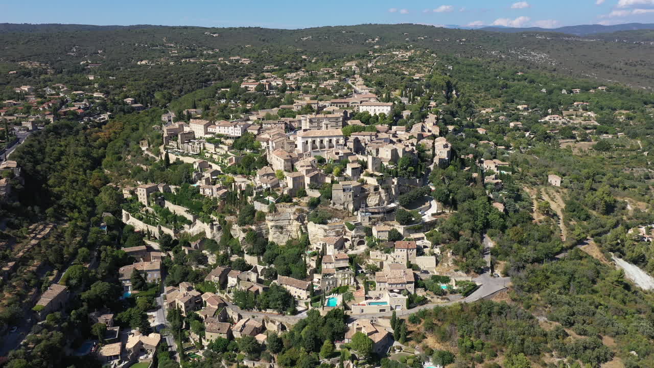 gordes vista aérea de la aldea de las colinas les plus beaux pueblos de francia vaucluse