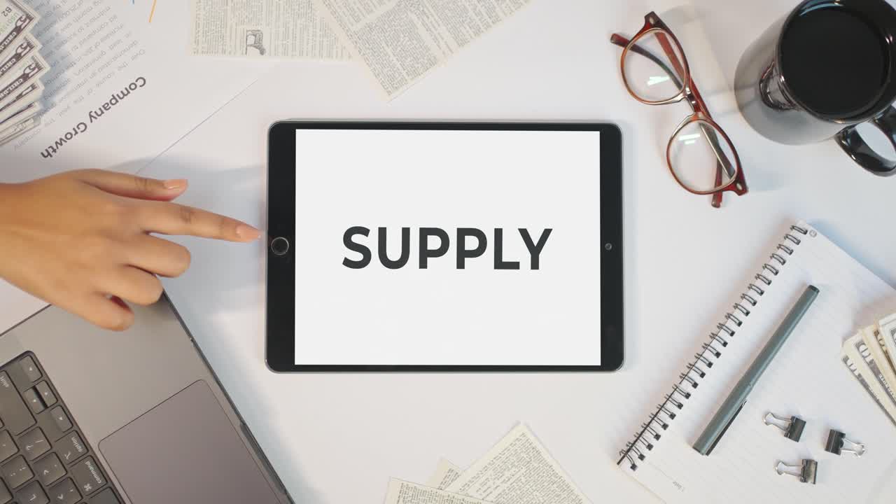 태블릿 스크린에서 공급을 표시합니다.