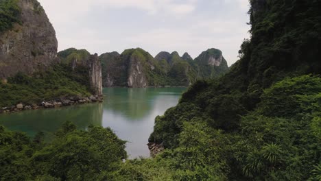 Drone-video-shows-of-Halong-Bay-in-Vietnam