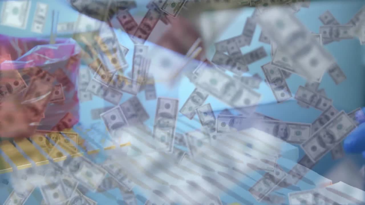 ⁇ 플을 검사하고 의료 장갑을 착용하는 의사 위에 떠다니는 지폐의 애니메이션