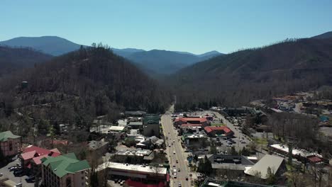 Aerial-view-of-Smokey-Mountains-near-Gatlinburg,-Tennessee