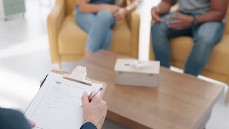 escritura, asesoramiento y terapia con las manos