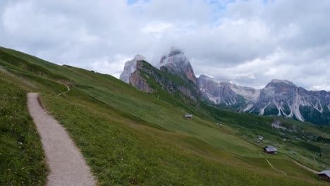 Dolomites-Mountain-Range-In-Italy---Wide-Shot