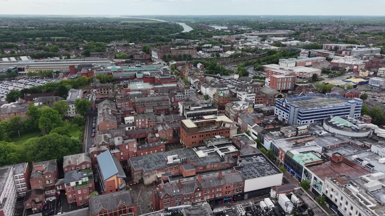 Preston sentrum, Nord-England, droneflyfoto 4K-opptak