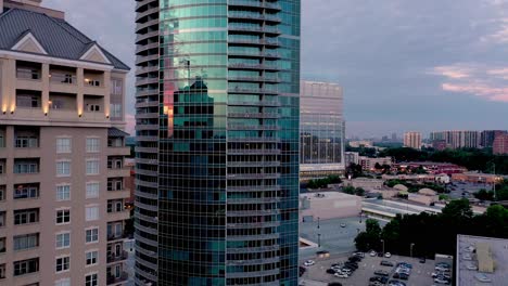 temprano en la mañana en el área del centro de atlanta