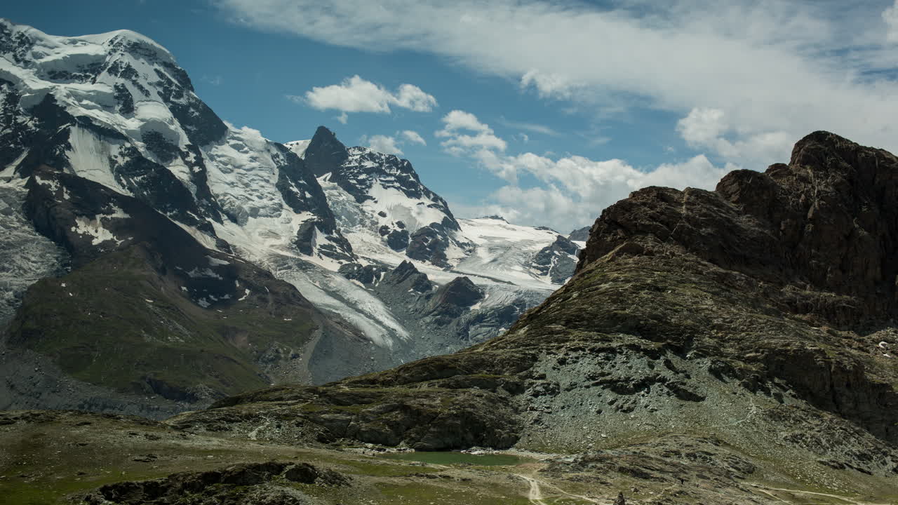 excursionistas de cervino 4k 03