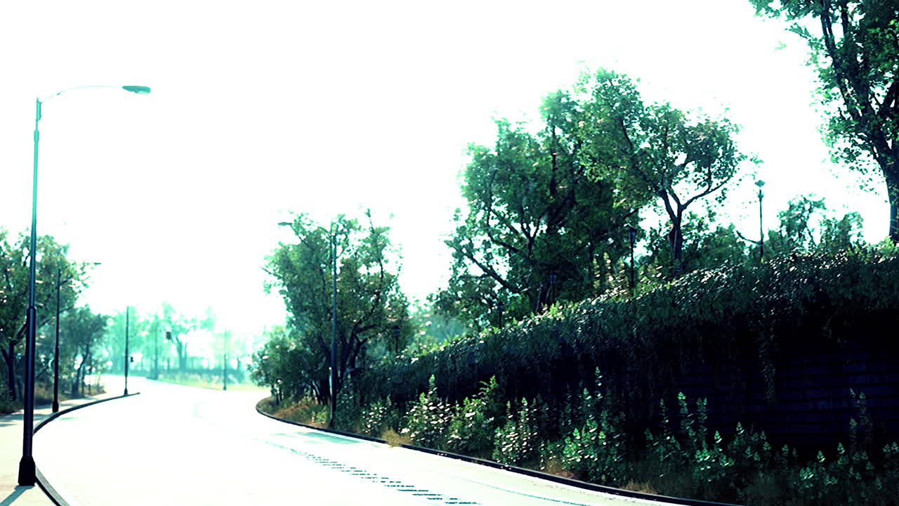 빈 도로 와 유럽 의 아침 빛 을 가진 도시 거리