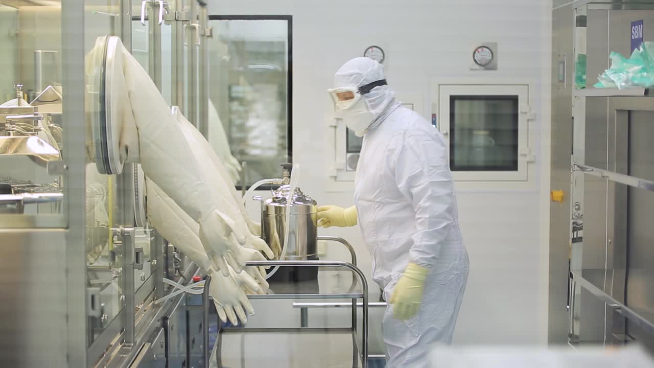 청소실에서 의약품 제조 프로세스