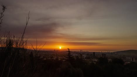 Zeitraffer-Des-Sonnenaufgangs-In-Barcelona