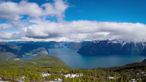 Hermosa-Naturaleza-Noruega.-El-Fiordo-De-Sogne.