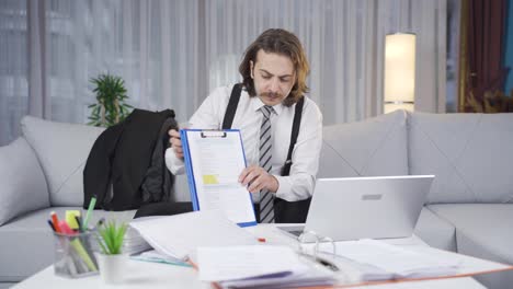 Businessman-speaking-facetime-at-business-meeting.