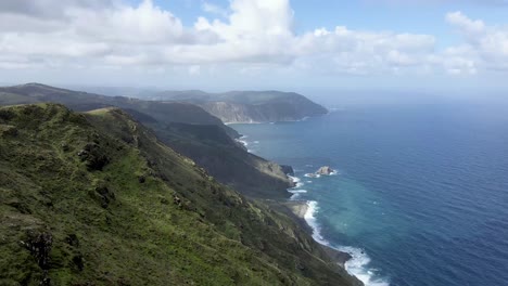 Hermosa-Perspectiva-Aérea-De-Drones-De-La-Costa-Norte-De-Galicia