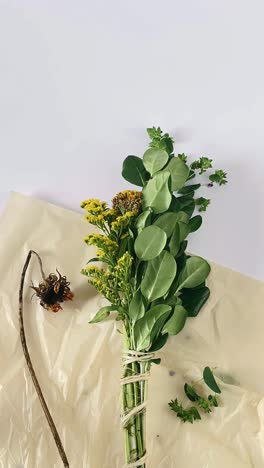 dried flower bouquet arrangement