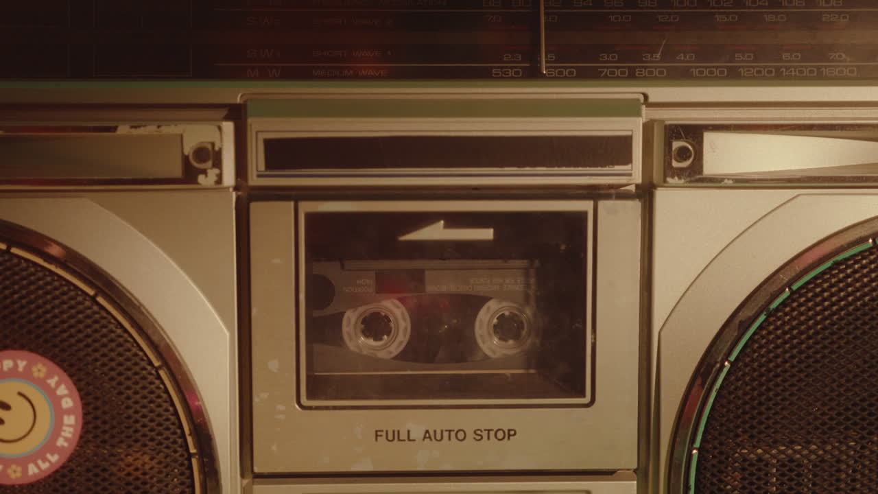 Playing Music on Retro Ghetto Blaster