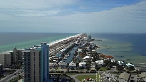 vuelo de drones sobre la playa de pensacola