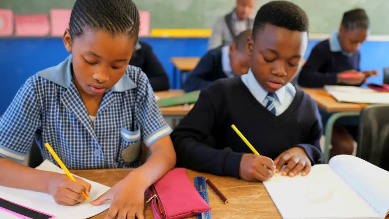 Schoolkids studying in the classroom 4k