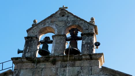 san martino de alongos church bells, toen, spain