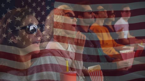 animación de la bandera de los ee.uu. sobre personas caucásicas felices con popcorn viendo películas en el cine