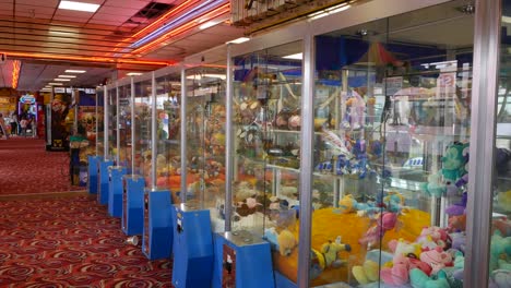 Row-of-amusement-arcade-grabber-machines