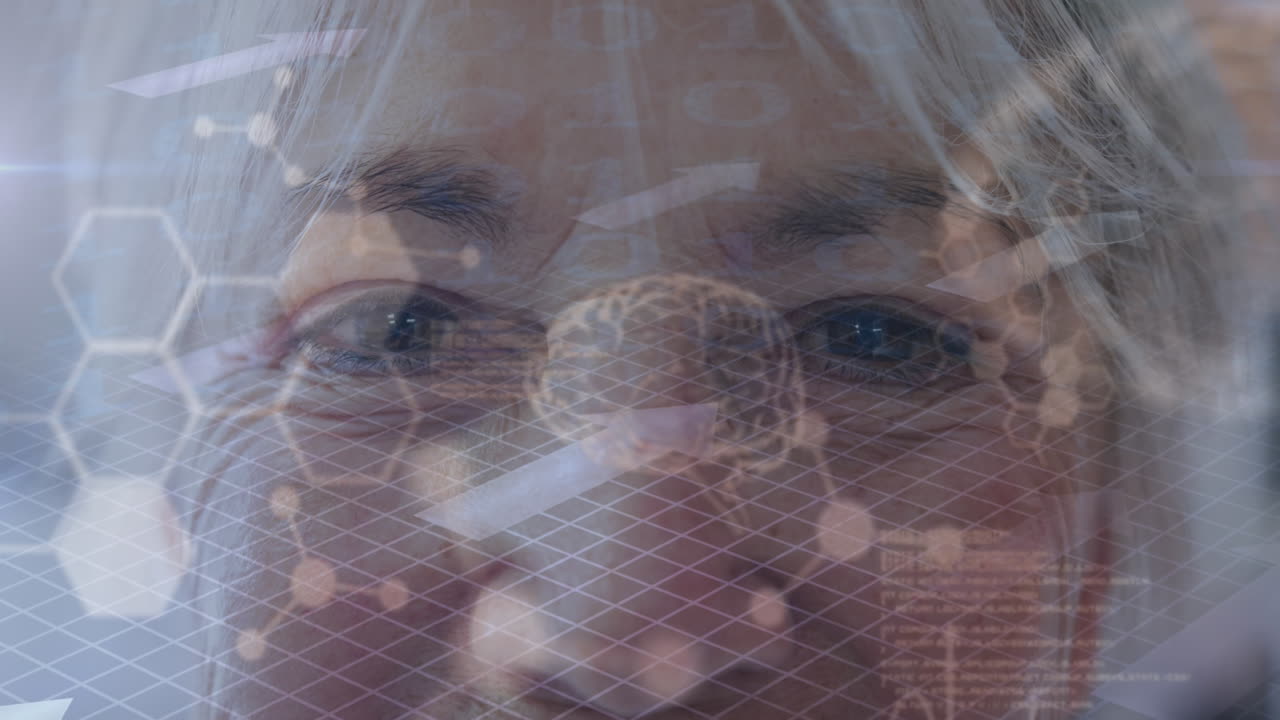 병원에 있는 백인 여성 환자에 대한 의료 데이터 처리의 애니메이션