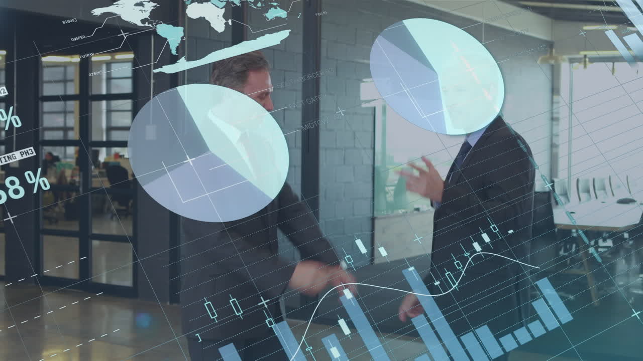 animación del procesamiento de datos financieros sobre hombres de negocios caucásicos que se dan la mano
