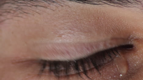 Close-up-of-a-green-eyed-male-looking-at-the-camera