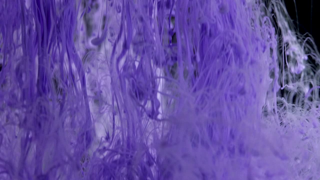 fondo de pintura de tinta colorida en el agua, flujo de tinta bajo el agua