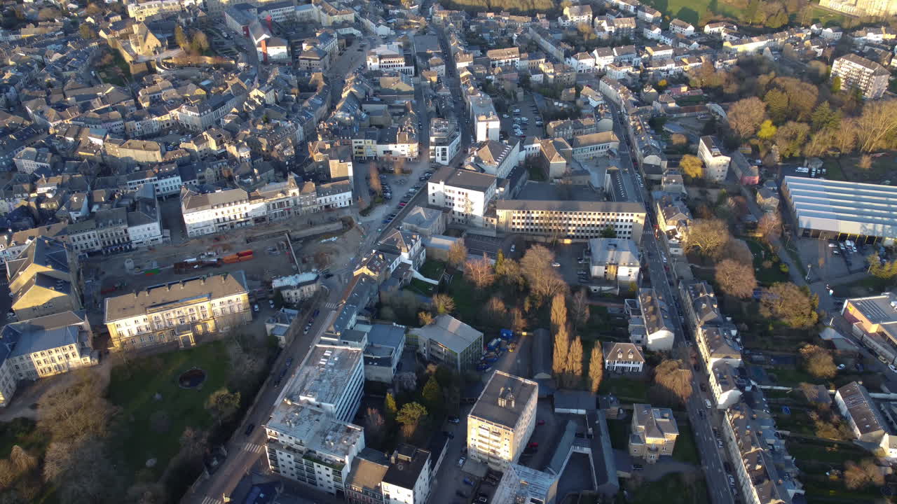 유럽 의 한 도시 의 공중 에서 볼 수 있는 모습