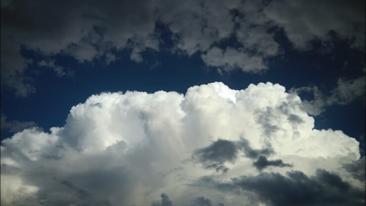 Cumulonimbus Cloud Moving Timelapse 4K in blue sky