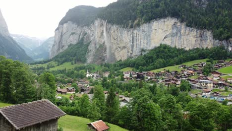 Alpine-Eleganz:-Eine-Filmische-Reise-Durch-Lauterbrunnen,-Schweiz