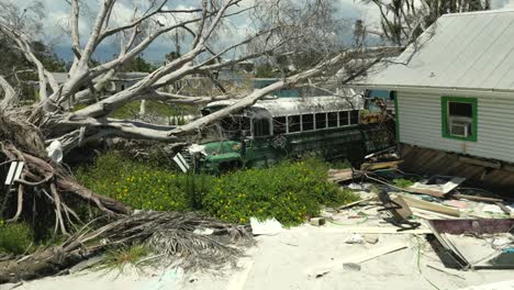 Luftaufnahme-Der-Verwüstung-Am-Strand-Von-Fort-Myers-8-Monate-Später