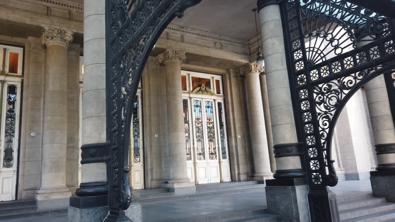 Ingresso, Teatro Colón opera house, architettura europea, Buenos Aires Argentina, dettagli in marmo, facciata con porte