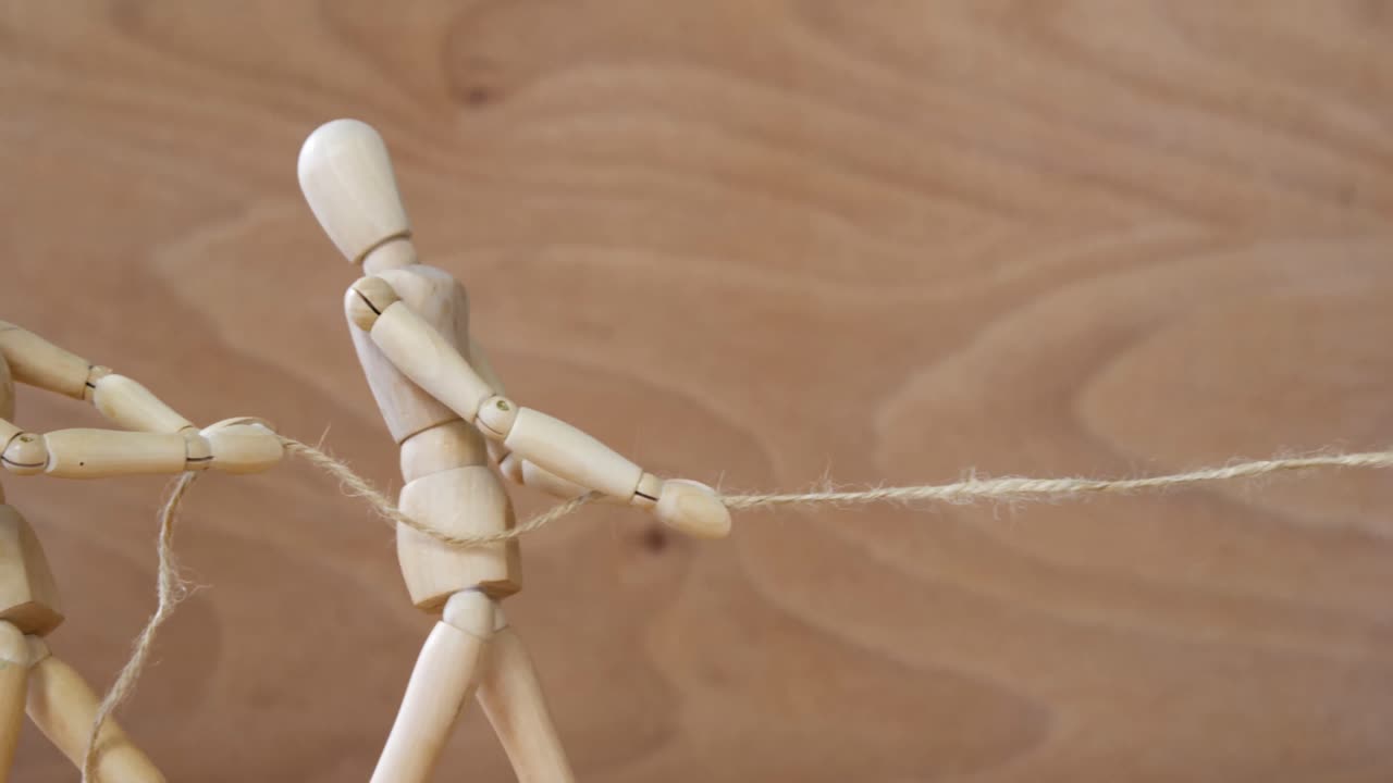 전쟁 을 끌어당기는 동상