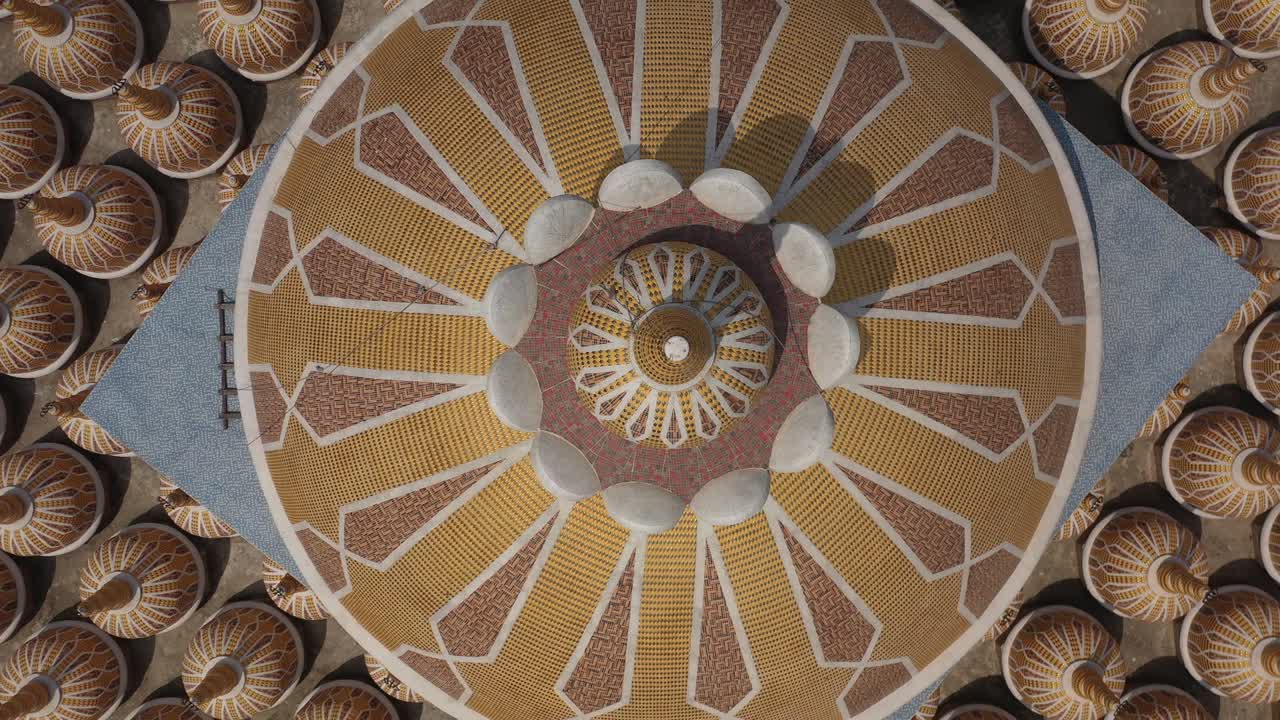 Vista aerea della moschea Gombuj Masjid, Dhaka, Bangladesh