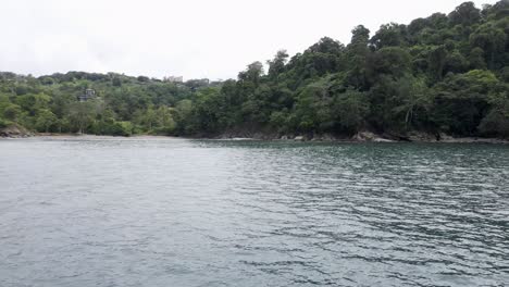 Einsame-Bucht-Von-Playa-La-Vaca-Strand-An-Der-Tropischen-Küste-Von-Costa-Rica-In-Der-Nähe-Von-Quepos