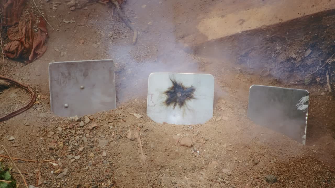 공장에서 아내고 집에서 만든 갑옷판, 강도 테스트, 갑옷판을 보호하기 위해 도자기 가게에서 만들어진 갑옷판