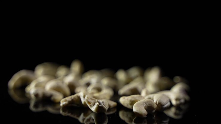 Cashews are a nut that is very beneficial for health.